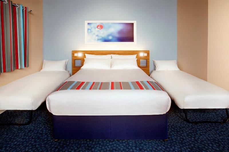 Travelodge Bracknell Central Kültér fotó